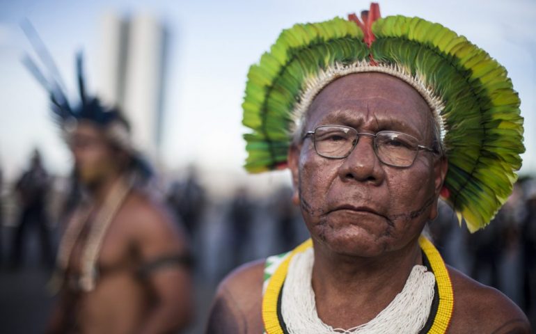 Coronavirus, morto Paiakan, capo indigeno che lottava per salvare l’Amazzonia Coronavirus, morto Paiakan, capo indigeno che lottava per salvare l’Amazzonia