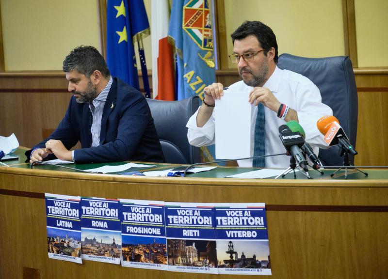 Salvini show contro Raggi e Zingaretti. Mascherine gate: “Ma l’inchiesta?”