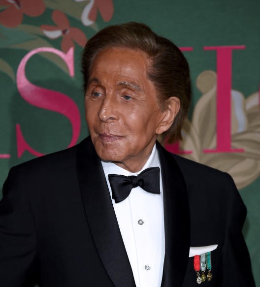 Moda: Amazon e Valentino, causa congiunta contro falsi Moda: Amazon e Valentino, causa congiunta contro falsi