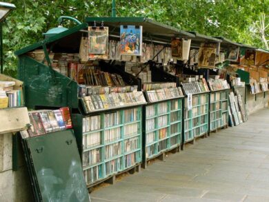 Il riscatto dei “bouquinistes”, sopravvissuti della vecchia Parigi