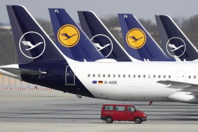 Lufthansa, piano di salvataggio in bilico, il titolo crolla a Piazza Affari