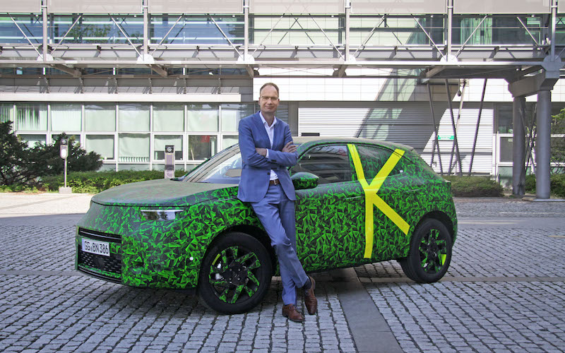 Michael Lohscheller CEO di Opel svela la nuova Mokka Michael Lohscheller CEO di Opel svela la nuova Mokka