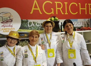 Cibo e vacanza a km zero, a Napoli spesa guidata con i cuochi di Agrichef