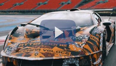 Scende in pista la Lamborghini SCV12, la hypercar squadra corse