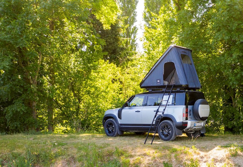 Land Rover e Autohome: una tenda da tetto creata per la nuova Defender Land Rover e Autohome: una tenda da tetto creata per la nuova Defender