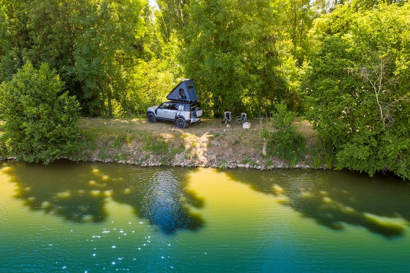 Land Rover e Autohome: una tenda da tetto creata per la nuova Defender Land Rover e Autohome: una tenda da tetto creata per la nuova Defender