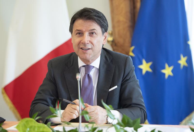 Conte tira dritto: no al Mes, sì al taglio dell’IVA Conte tira dritto: no al Mes, sì al taglio dell’IVA