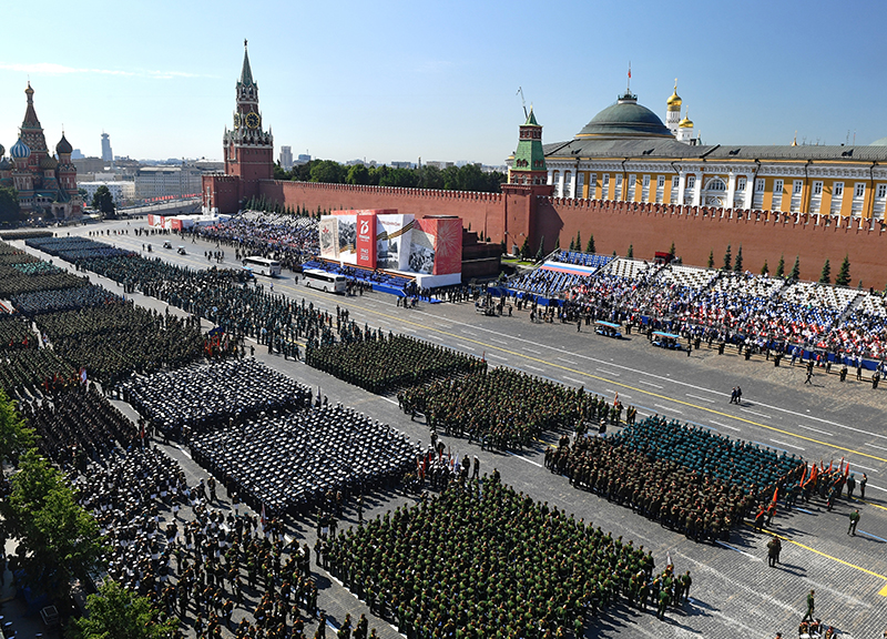 Russia, parata della vittoria e referendum. Putin si prende il potere a vita Russia, parata della vittoria e referendum. Putin si prende il potere a vita