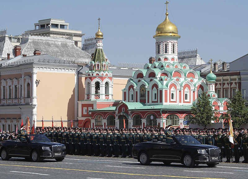 Russia, parata della vittoria e referendum. Putin si prende il potere a vita Russia, parata della vittoria e referendum. Putin si prende il potere a vita