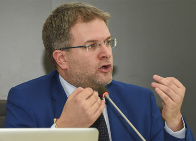 Ue, Fidanza (FdI): “Europa senz’anima,Ursula non difende la libertà religiosa”