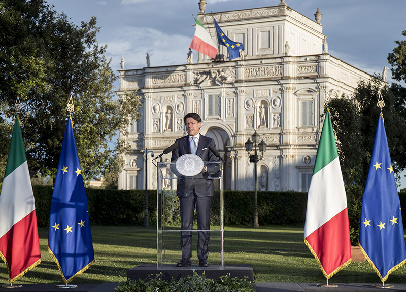 Stati Generali: Conte come Luigi XVI, il Re rimasto solo col suo maxi debito