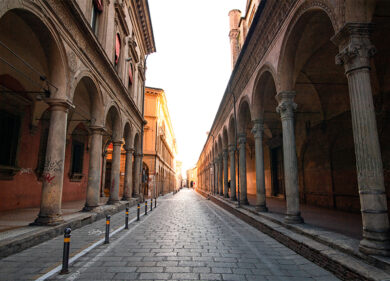 Coronavirus, Bologna: focolaio nella ditta di logistica Bartolini, 45 positivi