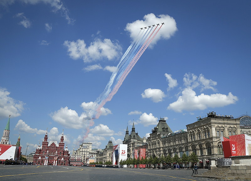 Russia, il Covid non ferma Putin. Via al referendum per il potere fino al 2036 Russia, il Covid non ferma Putin. Via al referendum per il potere fino al 2036