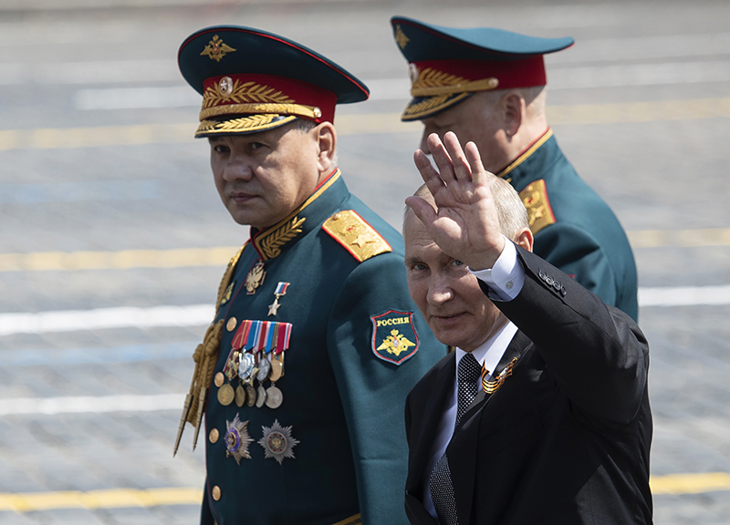 Russia, il Covid non ferma Putin. Via al referendum per il potere fino al 2036 Russia, il Covid non ferma Putin. Via al referendum per il potere fino al 2036