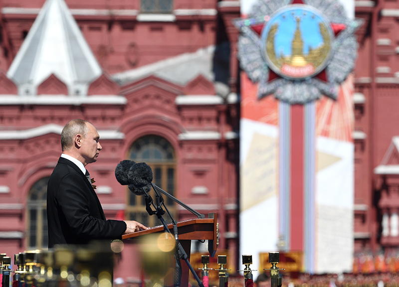 Russia, il Covid non ferma Putin. Via al referendum per il potere fino al 2036 Russia, il Covid non ferma Putin. Via al referendum per il potere fino al 2036