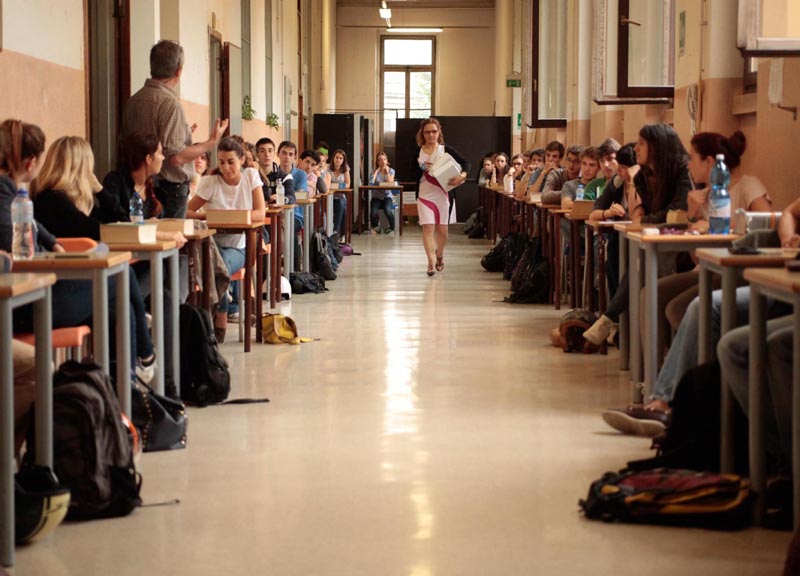 Maturità, a scuola con la pistola, insegnanti e compagni: ‘Ragazzo tranquillo’ Maturità, a scuola con la pistola, insegnanti e compagni: ‘Ragazzo tranquillo’