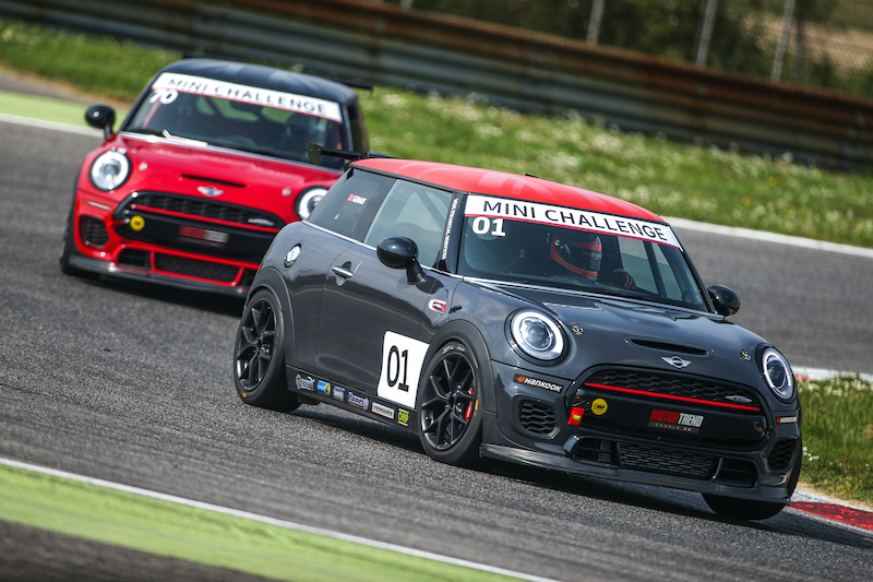 ll coronavirus non ferma il campionato Mini Challenge