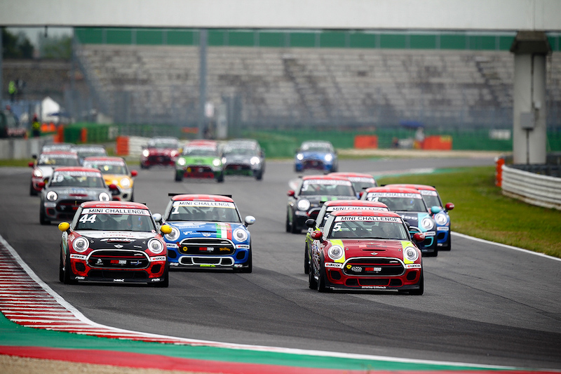 ll coronavirus non ferma il campionato Mini Challenge