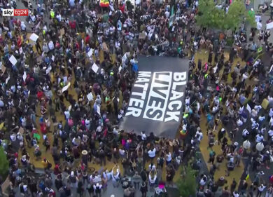 Floyd, l’omicidio e le proteste in America Burning su SkyTg 24