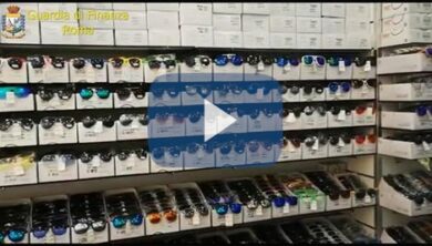 Cinese corrompe Finanziere, mazzetta da 1000 euro in contanti: arrestata