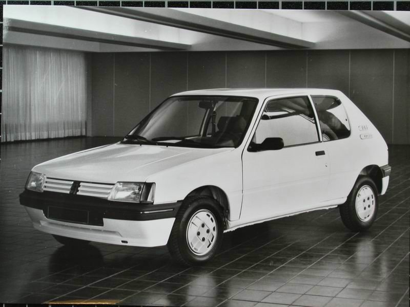 194, Peugeot inizia l’avventura nel mondo delle vetture 100% elettriche