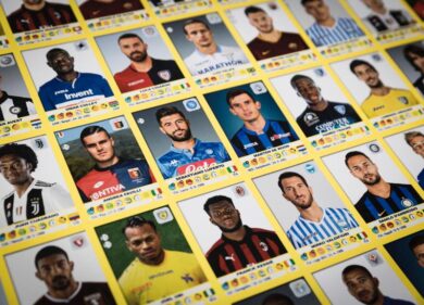 Intesa Sanpaolo regala 18 mila album calciatori Panini e 11 mln di figurine