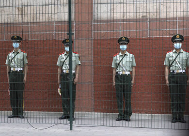 Coronavirus, Cina approva l’uso per l’esercito di un potenziale vaccino