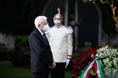 Mattarella a Bergamo per le vittime: “Riflettere su errori per non ripeterli”