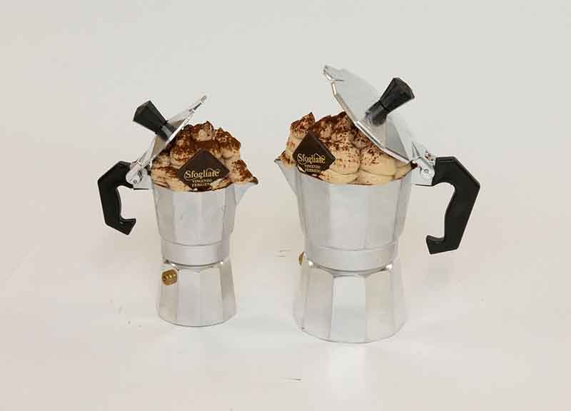 Da Ferrieri nasce il Mokamisù, il classico dolce tiramisù servito in una moka. Da Ferrieri nasce il Mokamisù, il classico dolce tiramisù servito in una moka.