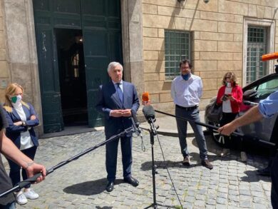 Cdx, pronta la spallata al governo. Lega, no al Mes, Fi non vota altro deficit