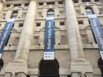 Piazza Affari chiude in leggero calo. Giù Banco Bpm, brilla Inwit