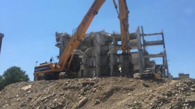 Scampia, le vele non ci sono più: demolito il simbolo di Gomorra