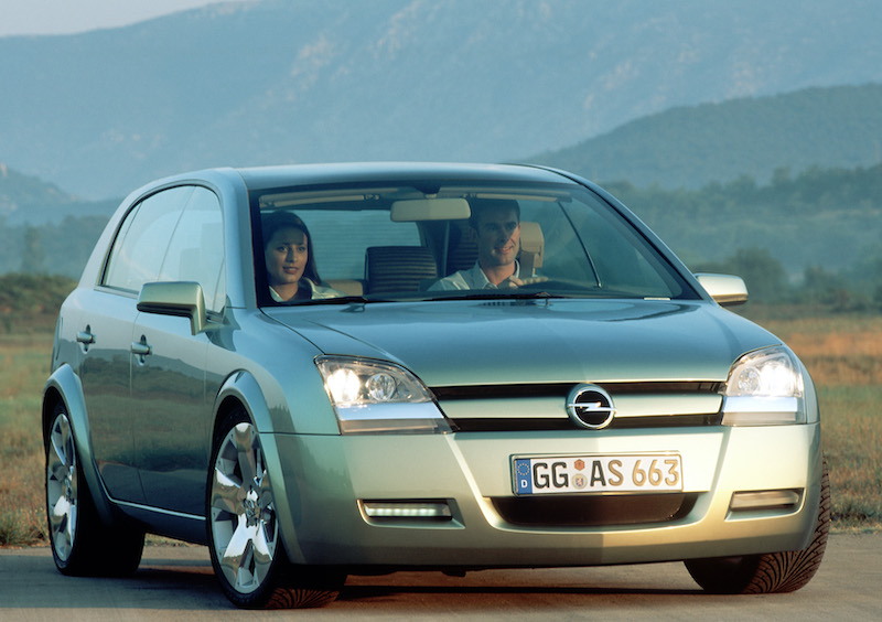 20 anni fa debuttava la Opel Signum2 20 anni fa debuttava la Opel Signum2