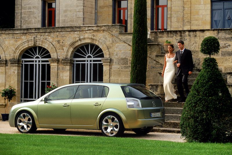20 anni fa debuttava la Opel Signum2 20 anni fa debuttava la Opel Signum2