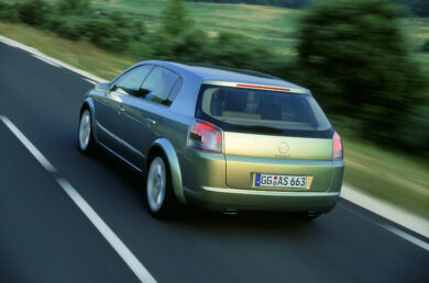 20 anni fa debuttava la Opel Signum2