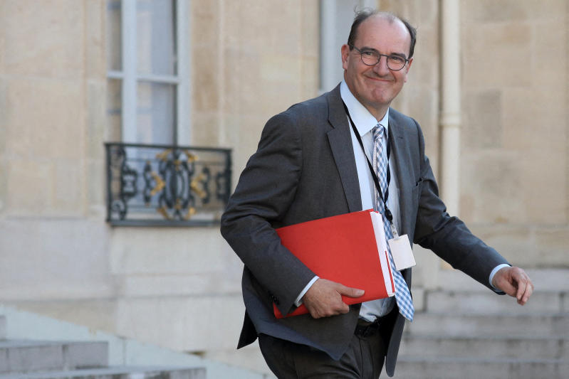 Francia, via Philippe dentro Castex: Macron sceglie un ex di Sarkozy Francia, via Philippe dentro Castex: Macron sceglie un ex di Sarkozy