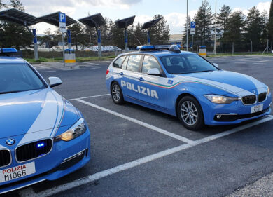 Auto rubate, sia italiane o estere per finta: otto arresti, 53 indagati