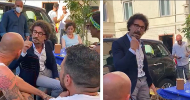 Toninelli contestato al bar per l’alleanza col Pd: ‘Non mi rompete i co…’