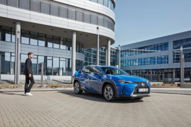 UX, la prima Lexus completamente elettrica