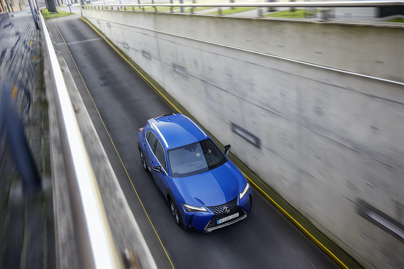 UX, la prima Lexus completamente elettrica