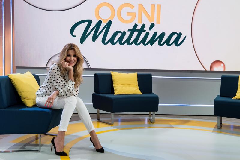 Andrea Denver ospite di Adriana Volpe nel salotto di Ogni Mattina su TV8 Andrea Denver ospite di Adriana Volpe nel salotto di Ogni Mattina su TV8