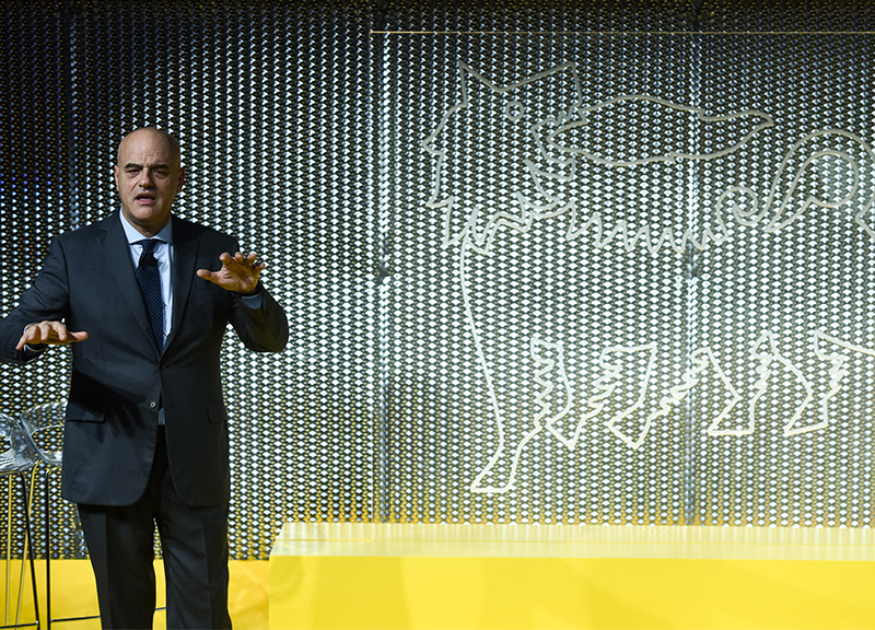 Eni conferma strategia di decarbonizzazione e rivede scenario prezzi Eni conferma strategia di decarbonizzazione e rivede scenario prezzi