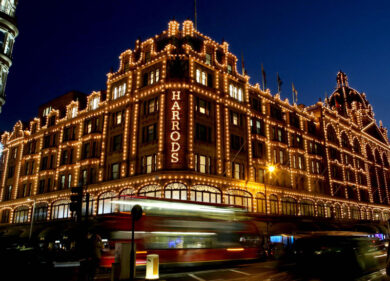 Londra, Harrods apre il primo outlet, la ripartenza dopo i 700 licenziamenti