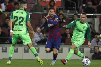 Barcellona, Messi va o resta? Il club prova a chiudere la telenovela