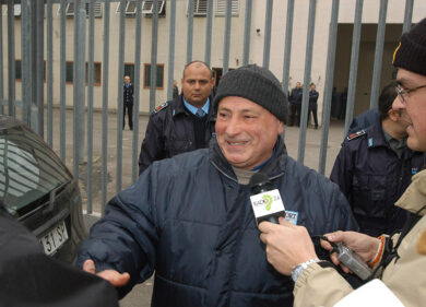 Mesina, continua la latitanza: non escluse le piste estere: Corsica o Tunisia