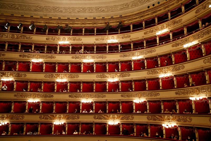 La Scala riapre dopo quattro mesi e omaggia Morricone. FOTO La Scala riapre dopo quattro mesi e omaggia Morricone. FOTO