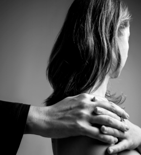 Tumore al seno: oggi la mostra “Dammi la mano” di Europa Donna Italia