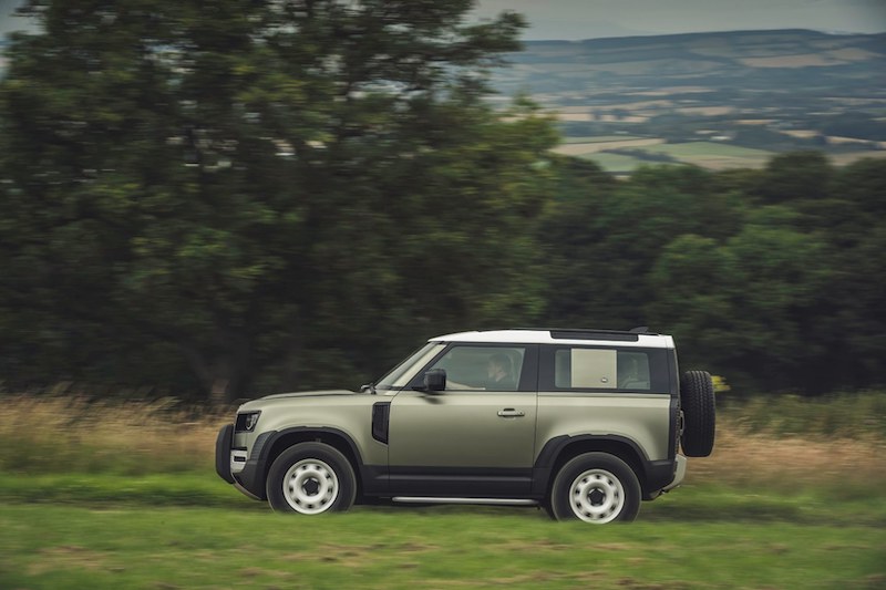 Per chi guida una Jaguar o Land Rover l’auto è il mezzo sicuro per spostarsi Per chi guida una Jaguar o Land Rover l’auto è il mezzo sicuro per spostarsi