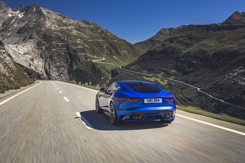 Per chi guida una Jaguar o Land Rover l’auto è il mezzo sicuro per spostarsi Per chi guida una Jaguar o Land Rover l’auto è il mezzo sicuro per spostarsi