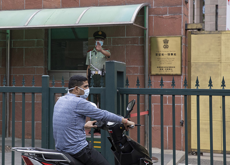 Coronovirus, risalgono i contagi: Hong Kong chiude le scuole Coronovirus, risalgono i contagi: Hong Kong chiude le scuole